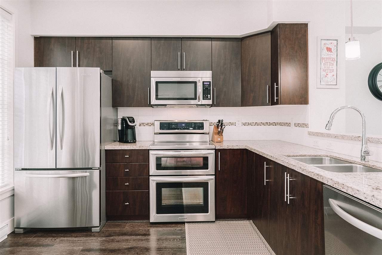 46-15405 31 Ave