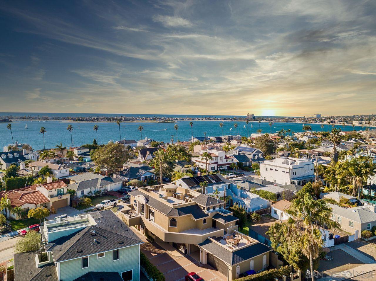 3433 Bayonne