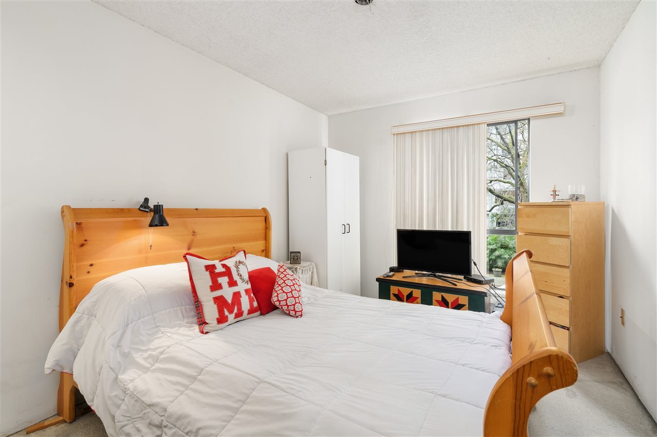 302-1234 Pendrell St