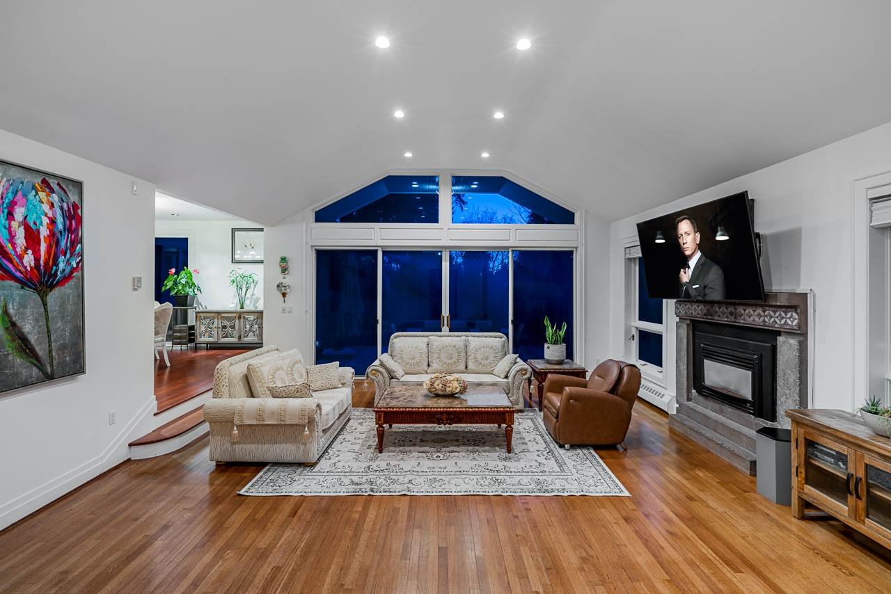 305 Stevens Dr