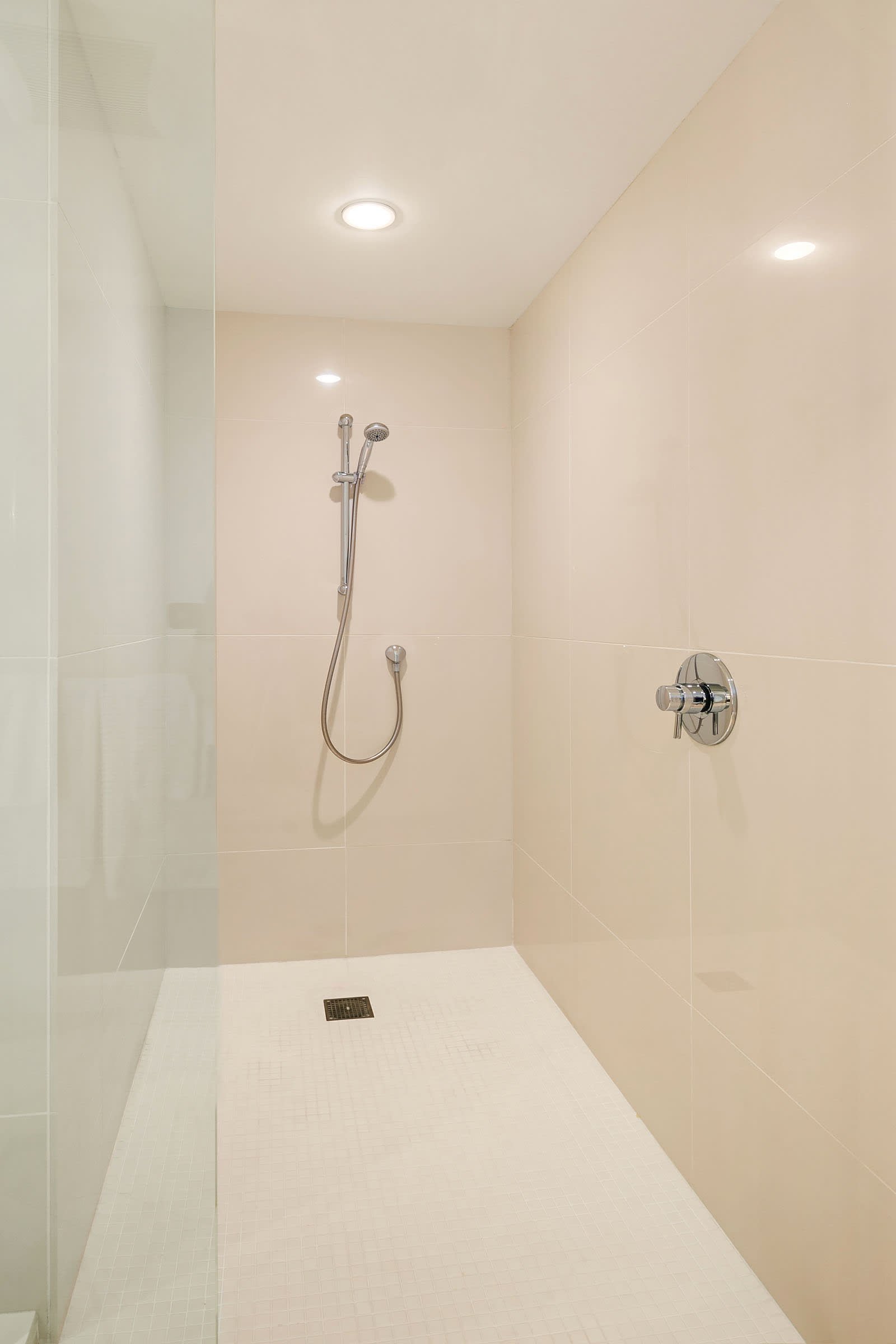500 106th Avenue NE, Unit 807