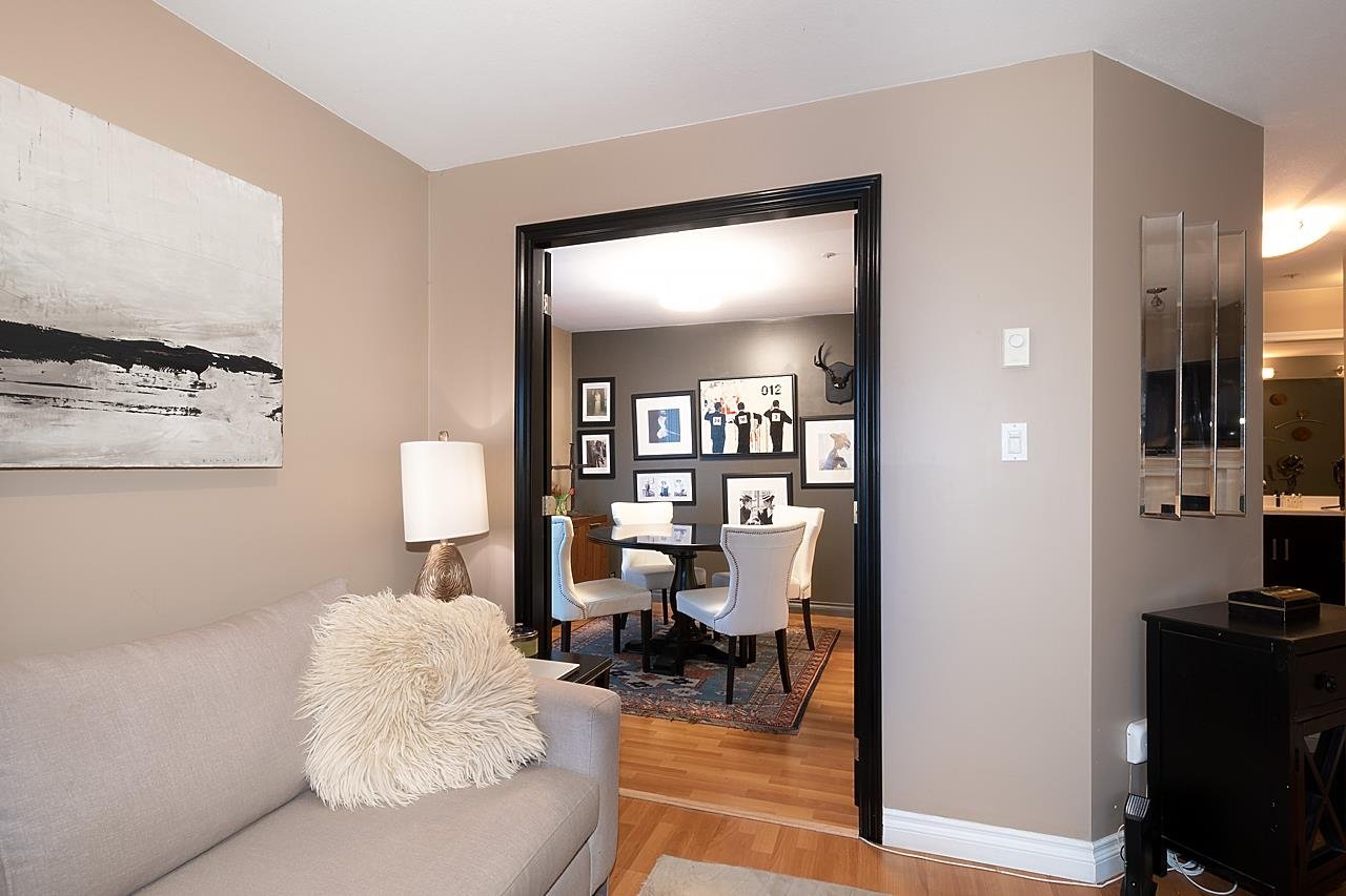205-2212 Oxford St