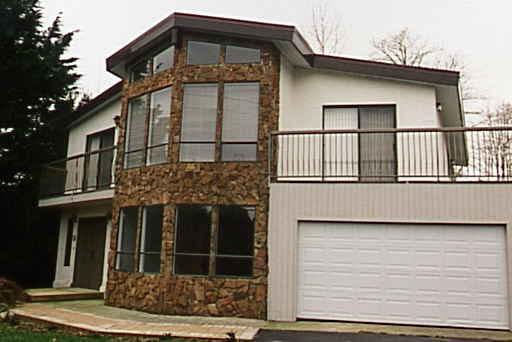 547 Fairway Dr