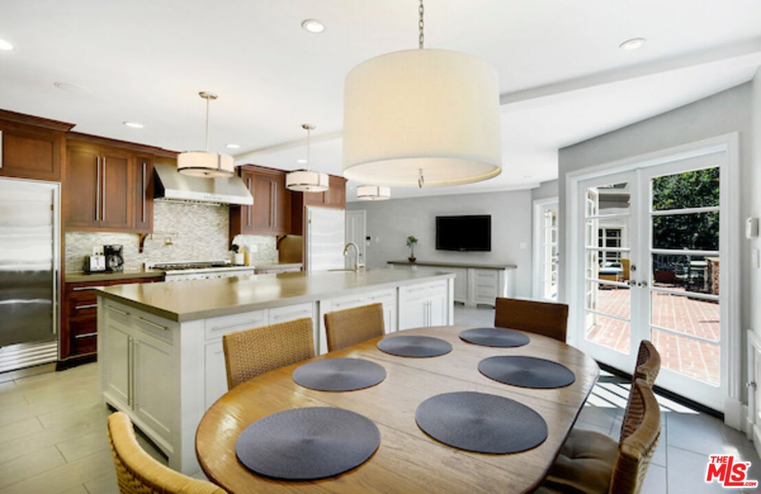 Ridge Oasis