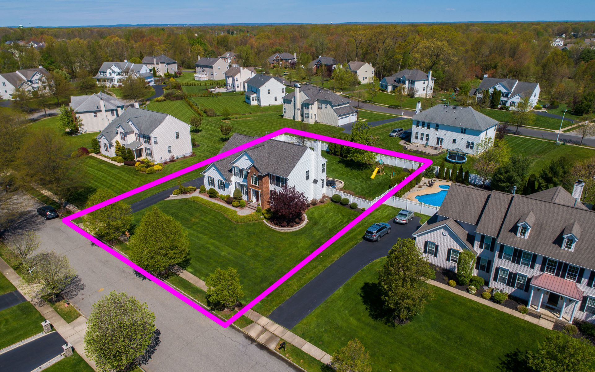 8 SHOREHAM CT