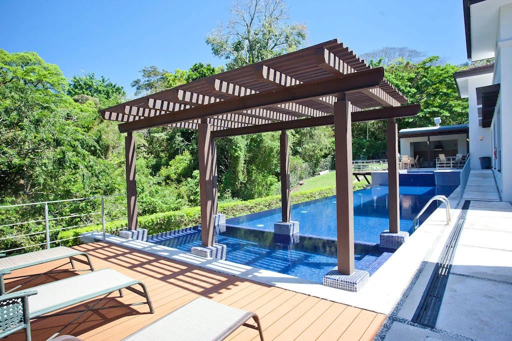 Modern Mountain View Home, Ciudad Colon, San Jose