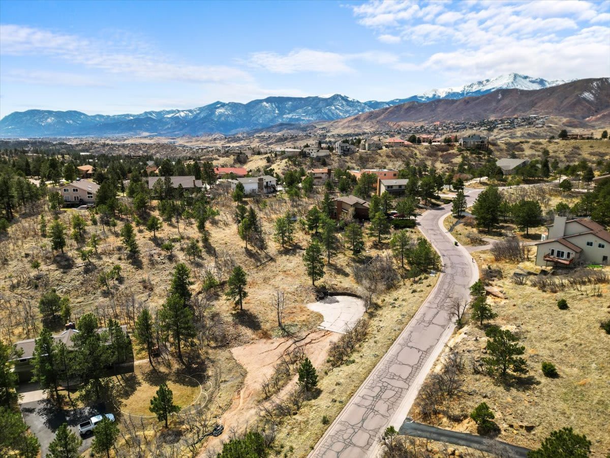 1425 Oak Hills Drive