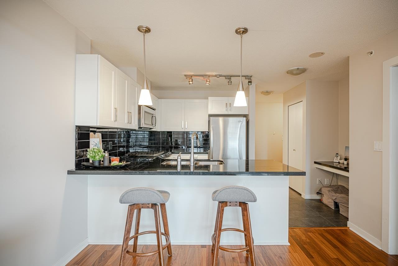 909-2133 Douglas Rd