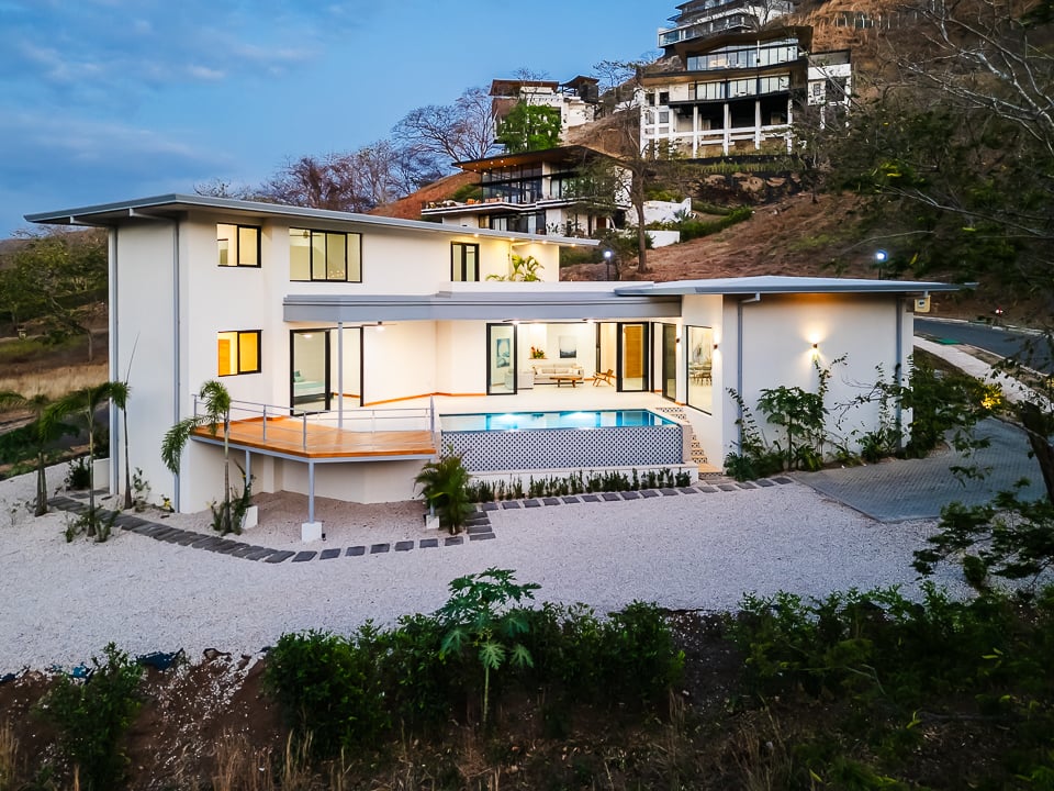 Modern Tropical Infinity Pool Villa, Tamarindo, Guanacaste