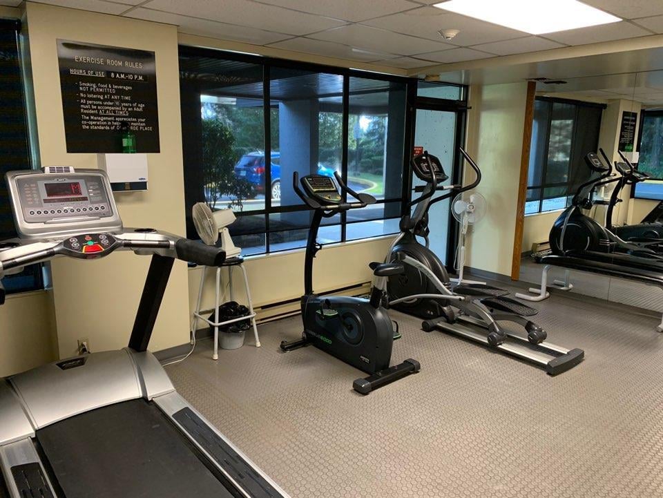 303-9521 Cardston Ct