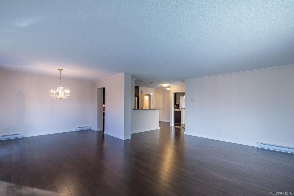 405-2125 Oak Bay Ave