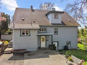 1051 Leslie Dr