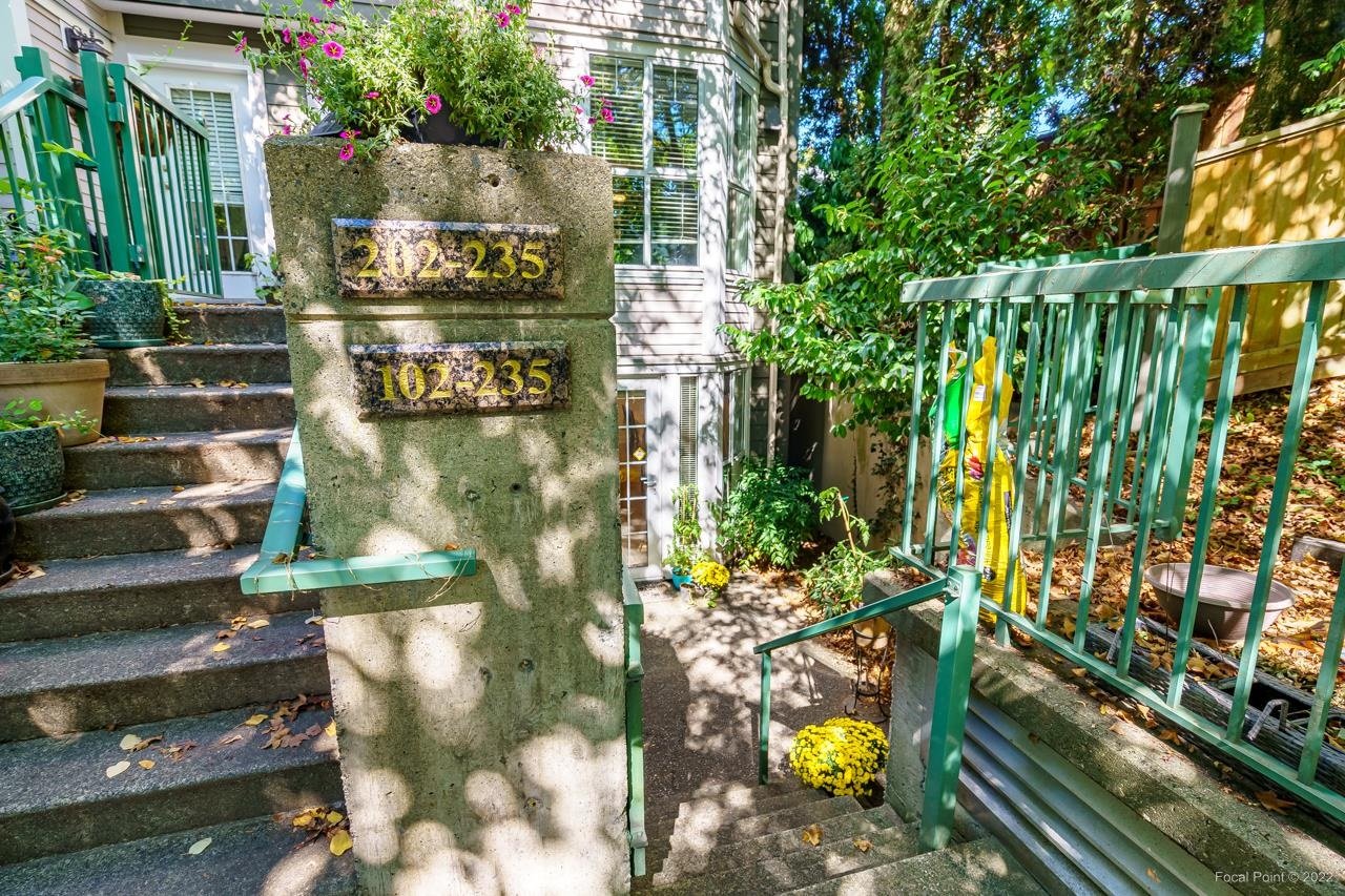 102-235 E 19th Ave