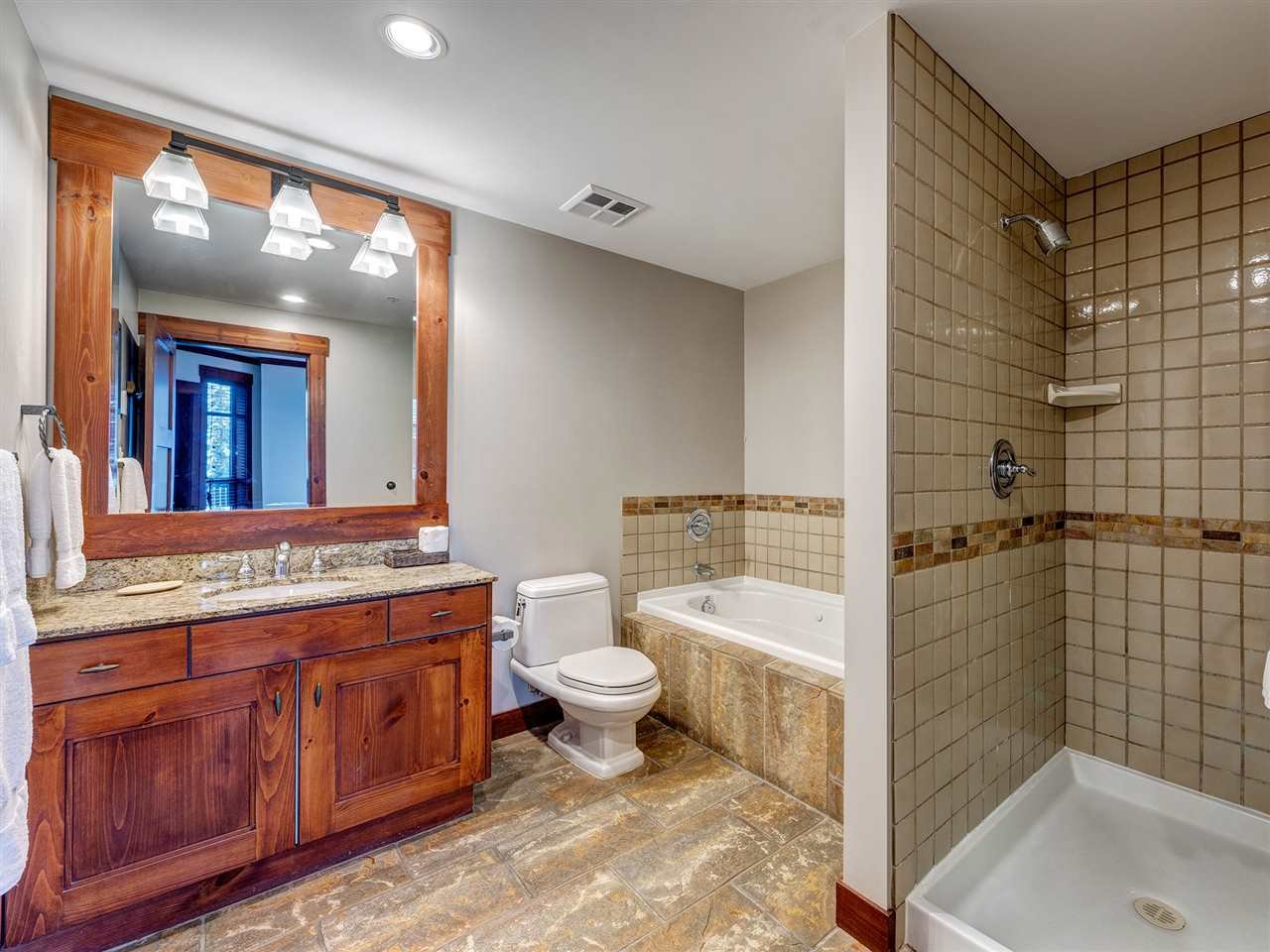 203-2202 Gondola Wy