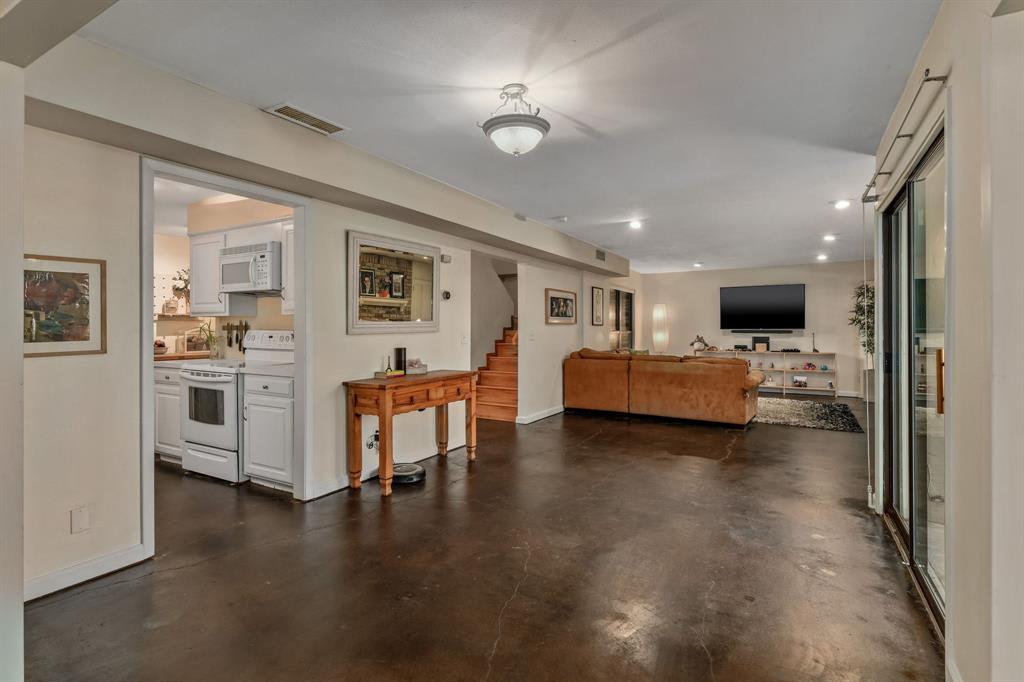 1214 Bois D Arc Court