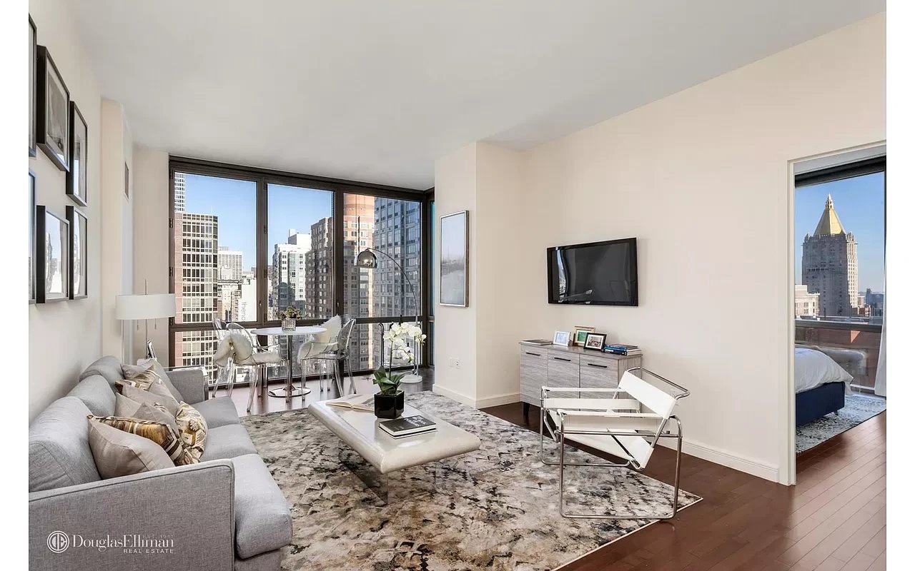 101 West 24th St, #29E