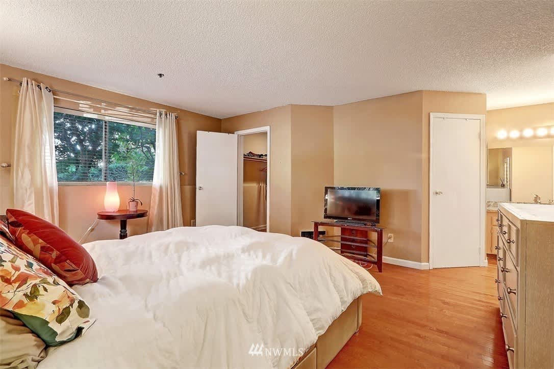 18606 52nd Ave W #211