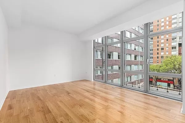 310 West 55th Street Unit: 4A