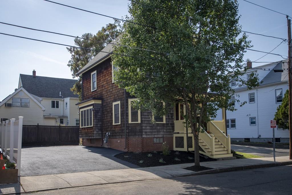 44 Raymond St