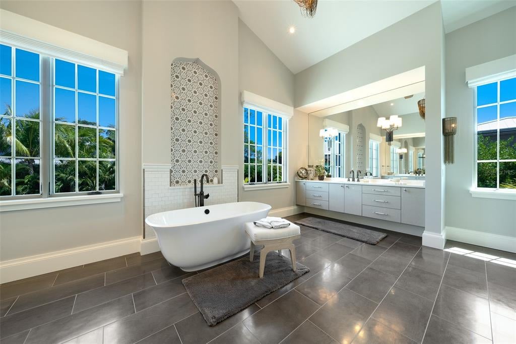 100 Beach Ave, Anna Maria