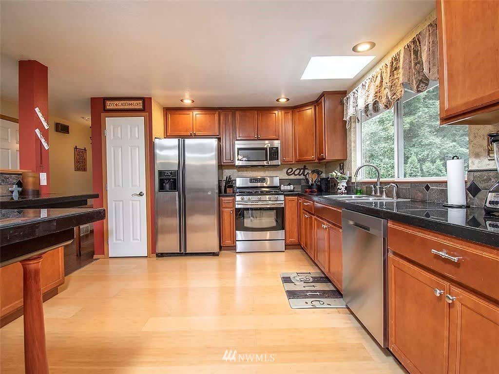 21030 Echo Lake Rd