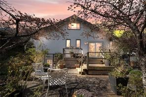 1636 Hollywood Cres