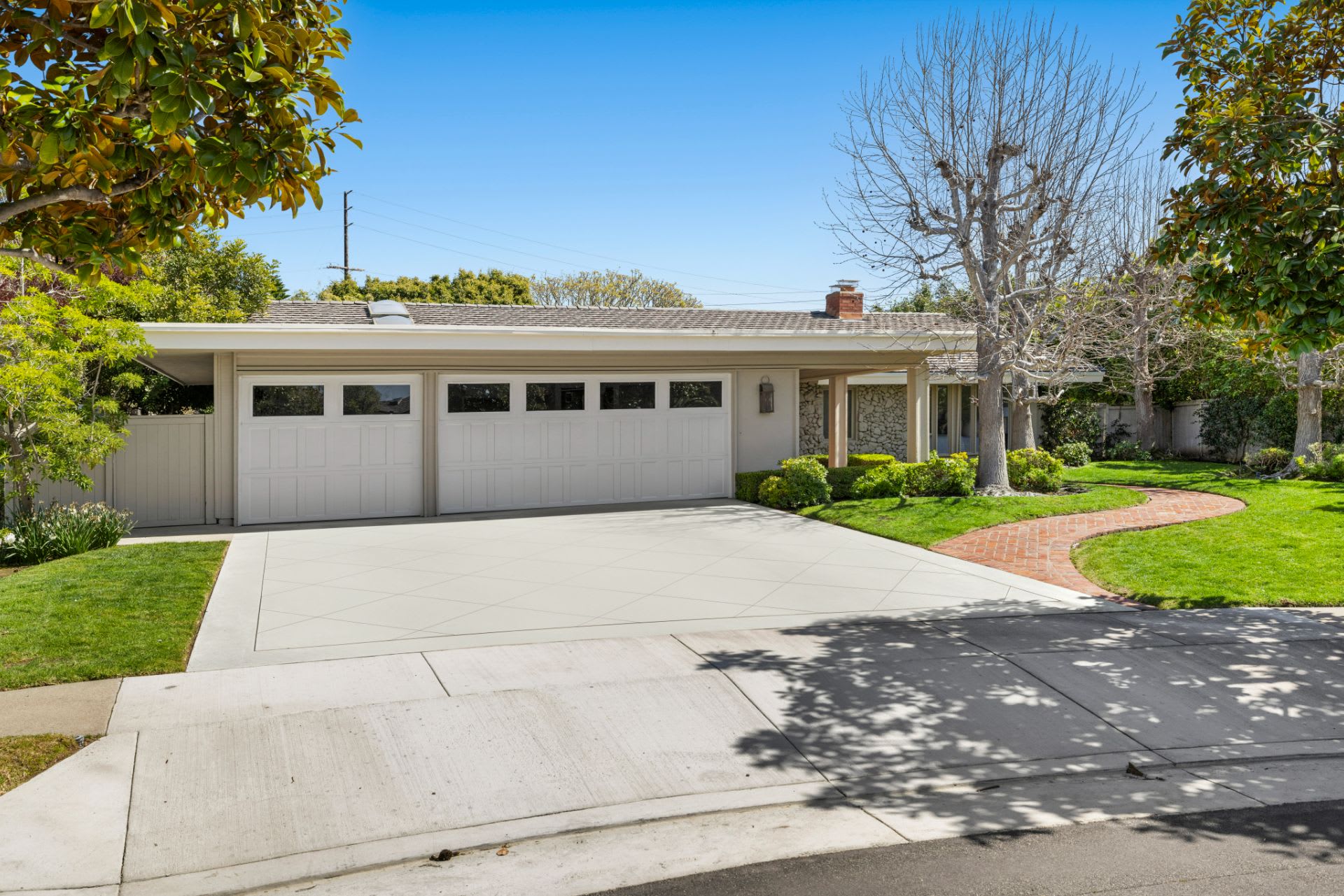 2800 Lighthouse Lane