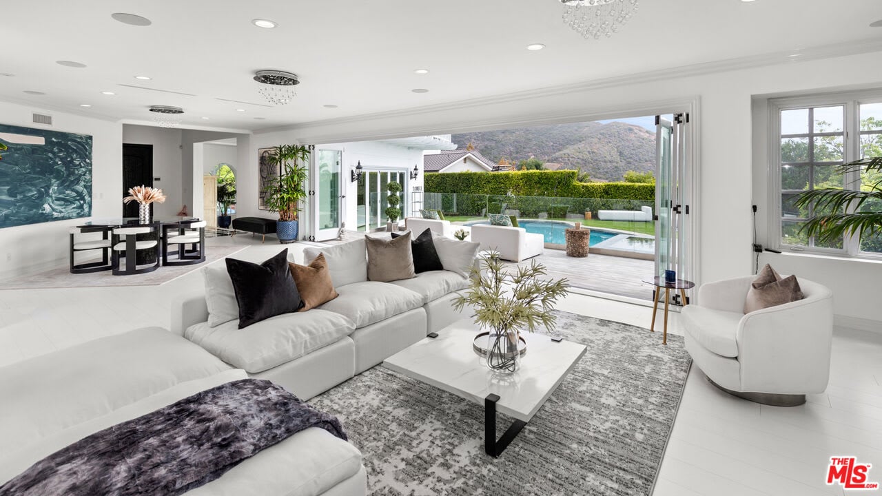 Summit Oasis