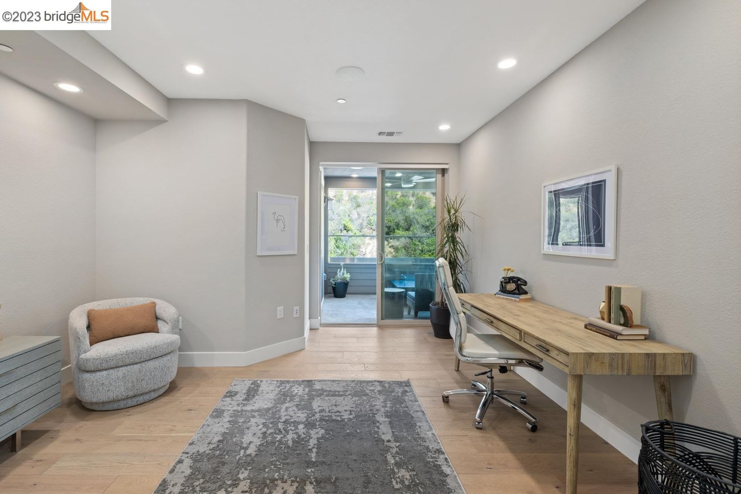 6731 Skyview Dr, Oakland, CA 94605