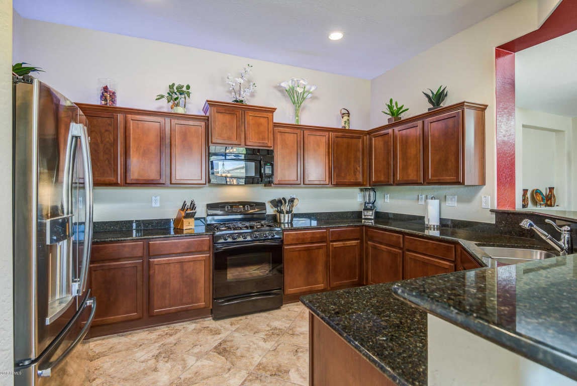 4916 W Old West Trail