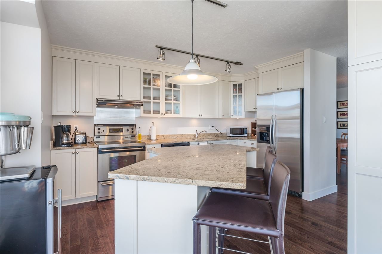 1603-1250 Quayside Dr
