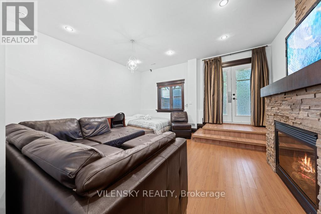 #BSMT -9193B Bathurst St