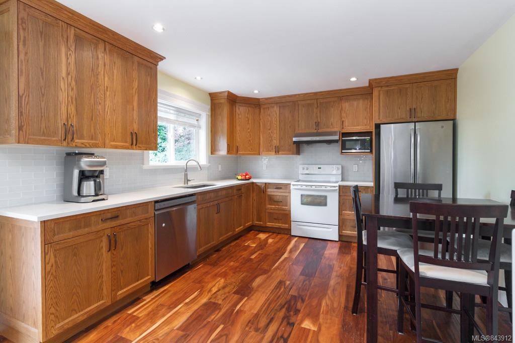 3236 Frechette St, Saanich