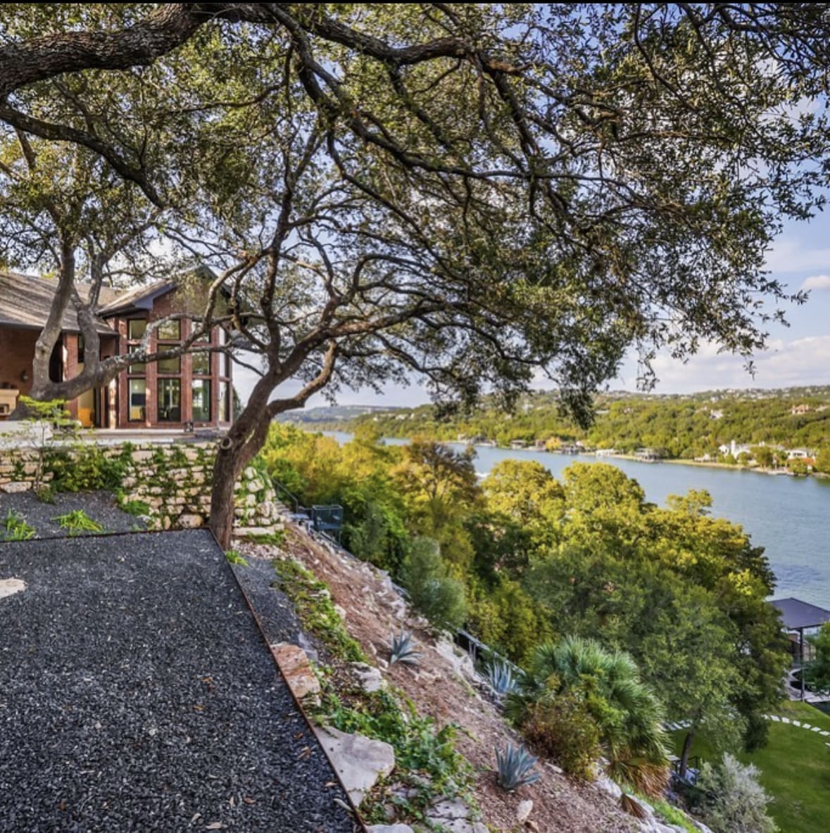 4109 Lakeplace Lane