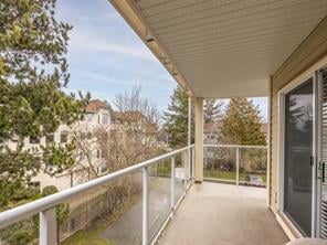 304-2360 James White Blvd, Sidney