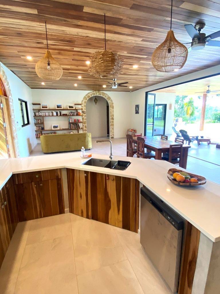 Captivating Modern 3 bedroom Oasis in Ojochal - Your Dream Home Awaits!