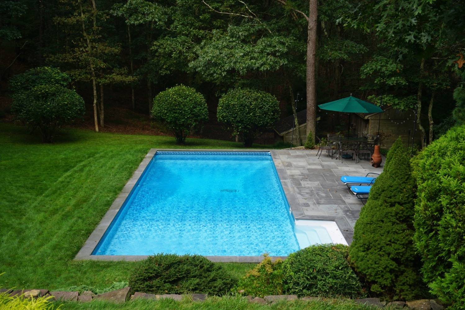 East Hampton close to town 
