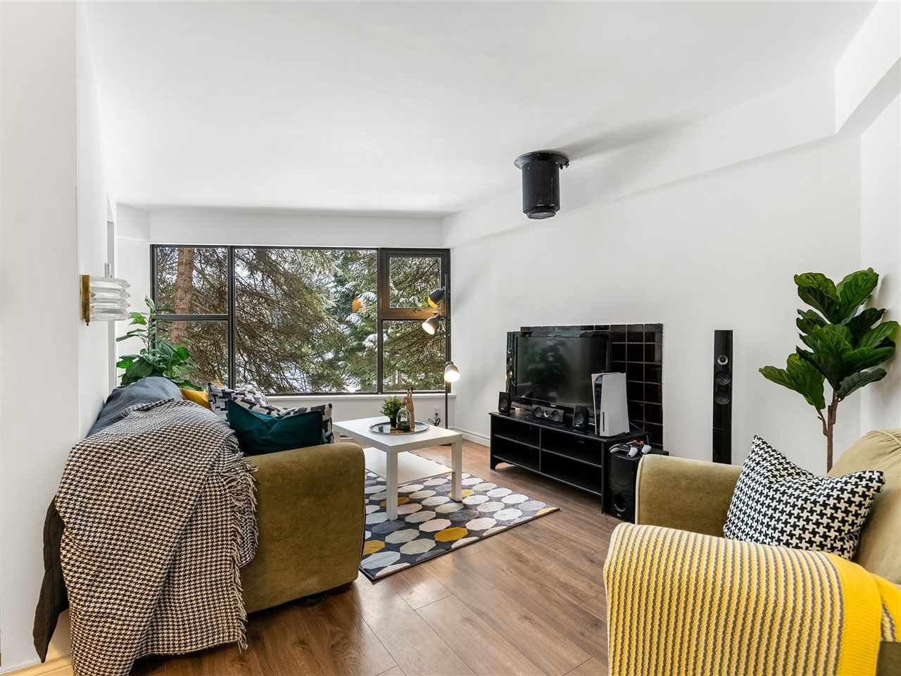 12-2561 Tricouni Pl