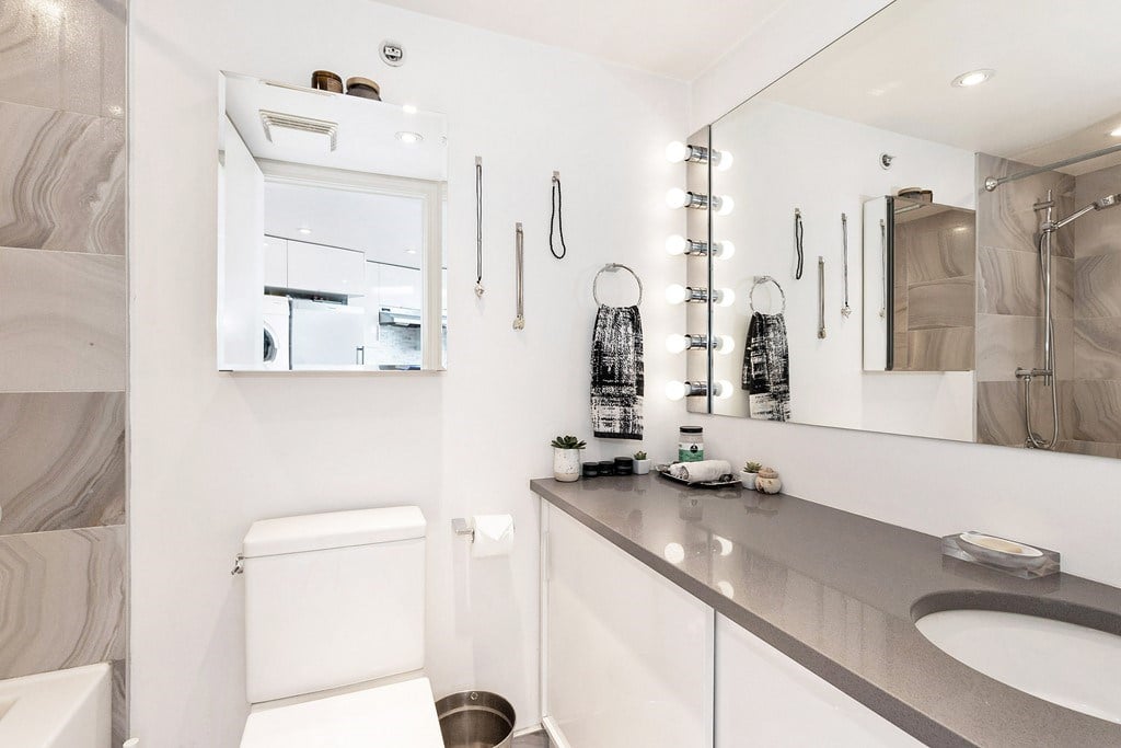 512-1 E Cordova St