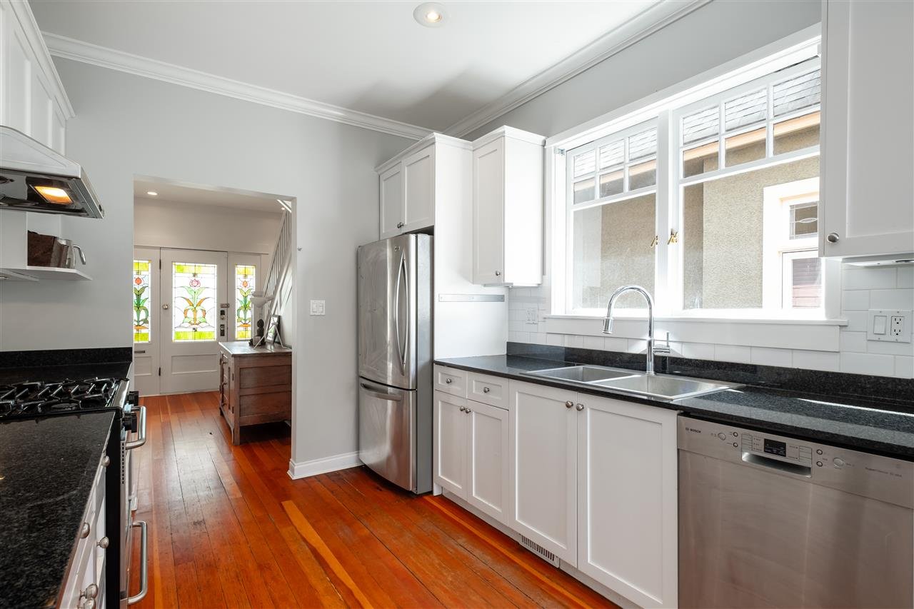 21 E 17th Ave