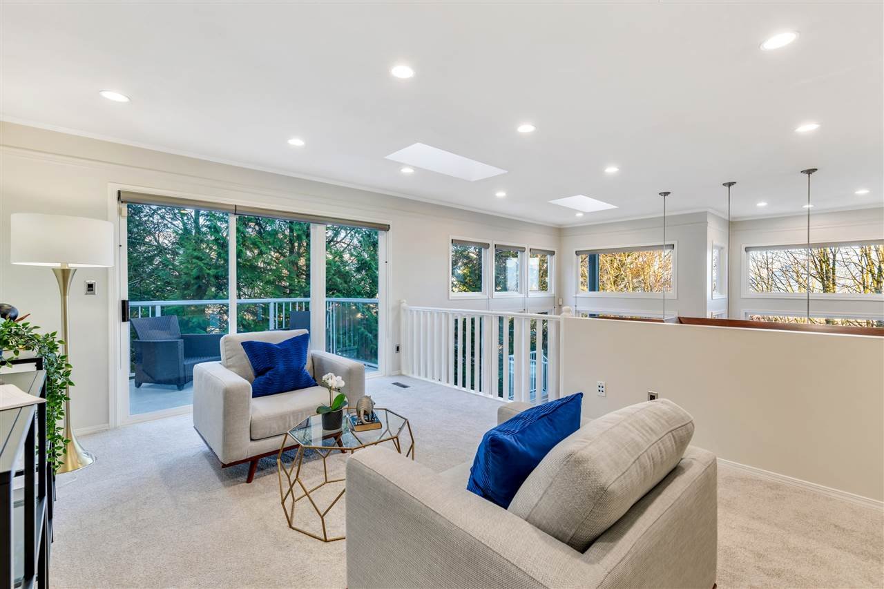 8673 Grand View Dr