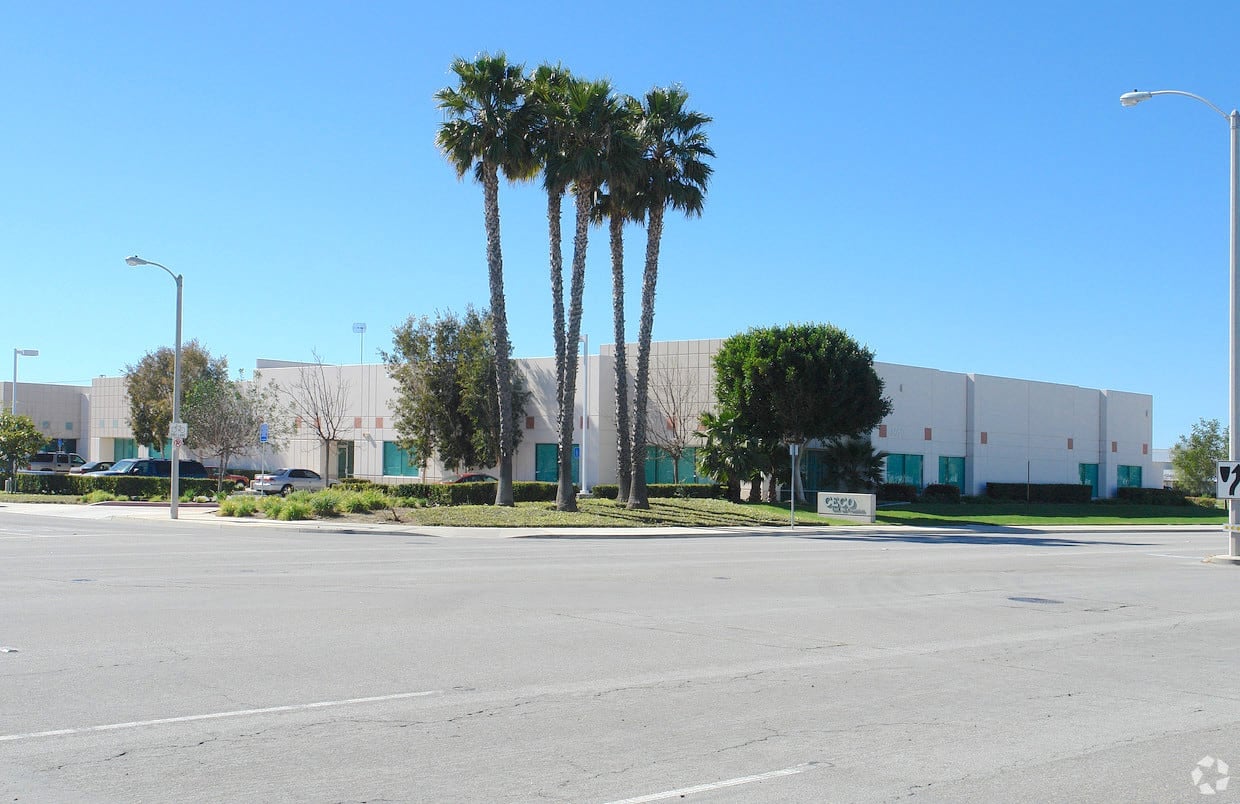 3050 Camino Del Sol