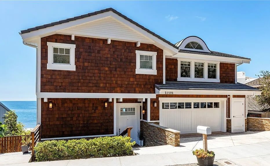 CONFIDENTIAL LUXURY LEASE
