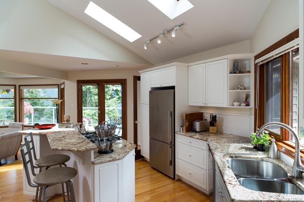 4286 Camsusa Rd, Malahat