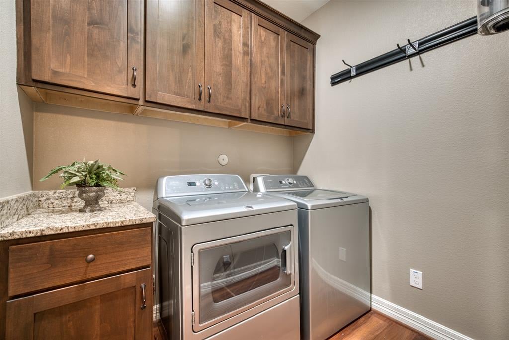 37 Briarwood Ln Bellville, Tx 77418