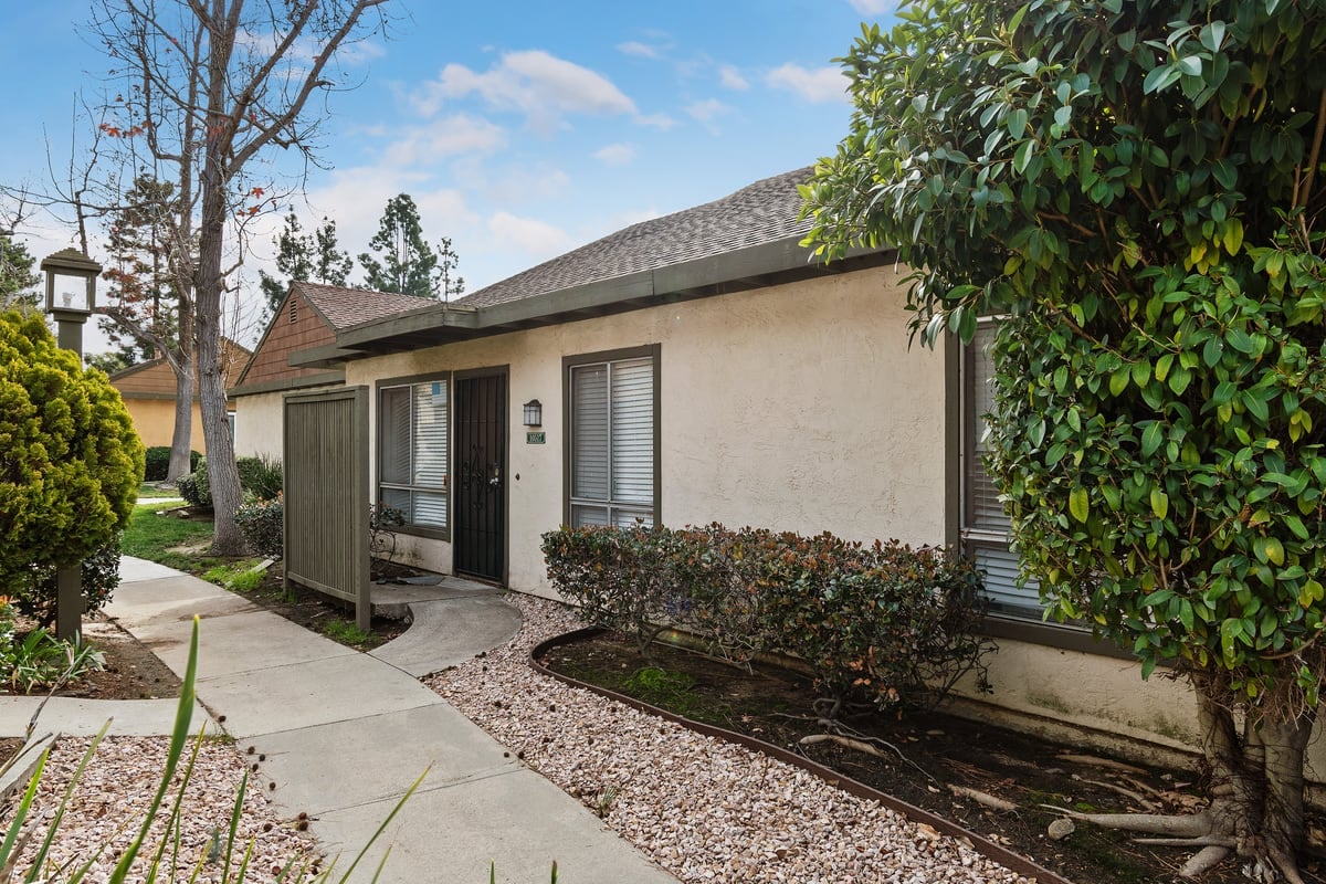 MIRA MESA CONDO