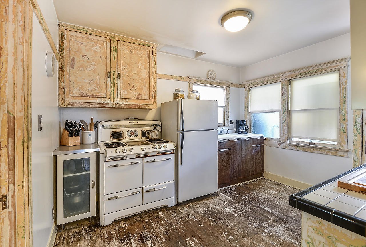 901 N Orange Grv