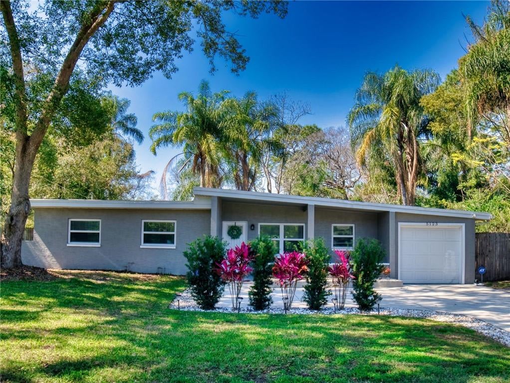 5123 Lake Howell Rd