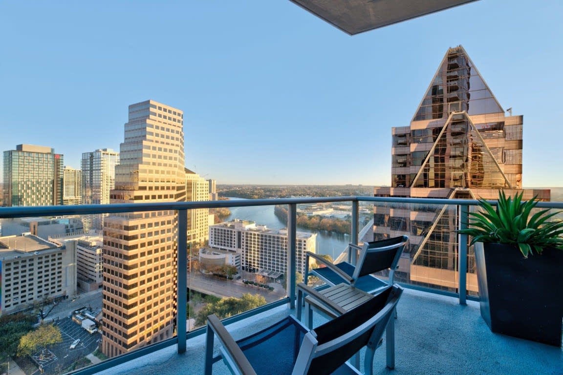 200 Congress Ave, #23F
