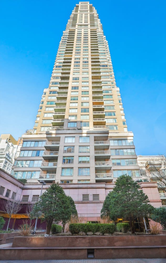 200 E 69th St, #20AC